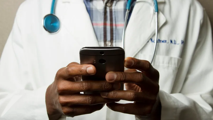 Medical Card vs Critical Illness Insurance: Apa Beza &