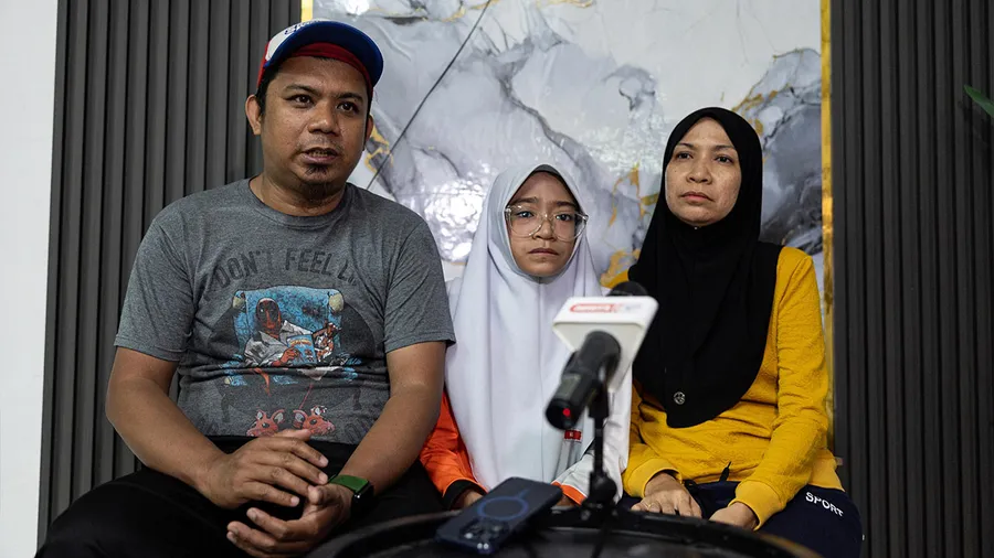 Skoliosis Pelajar: Tanda Awal, Saringan & Rawatan
